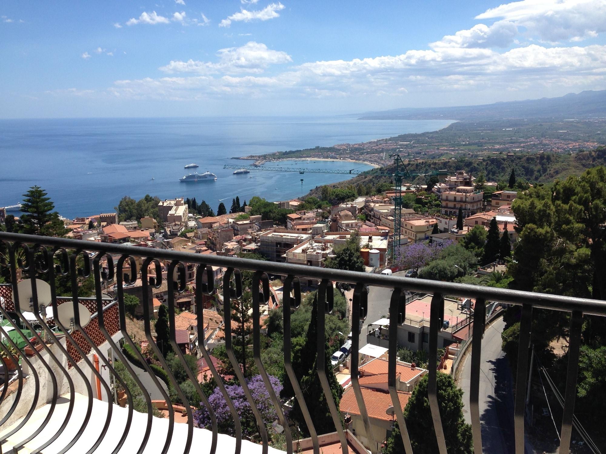 Villa Greta Hotel Rooms & Suites Taormina Exterior photo